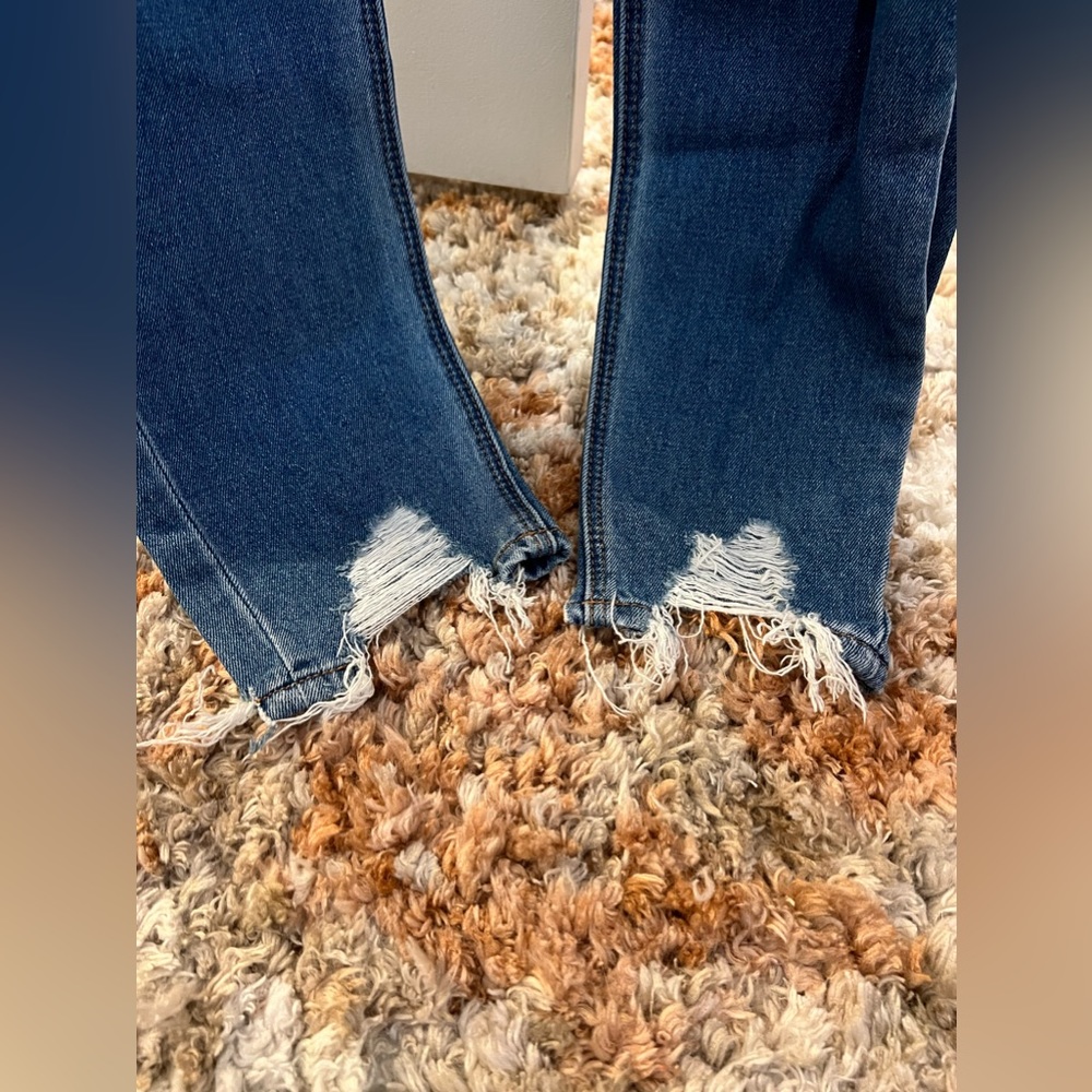 American Eagle ripped jeans